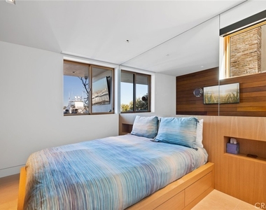 1509 E Bay Avenue - Photo Thumbnail 23