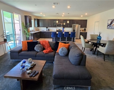 7900 Raincross Court - Photo Thumbnail 16