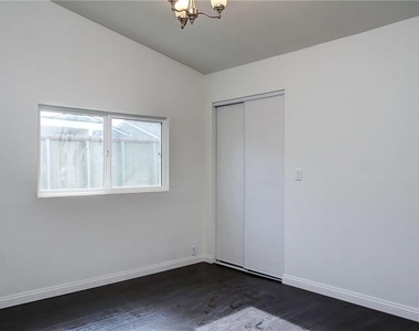1516 W Hellman Avenue - Photo Thumbnail 4