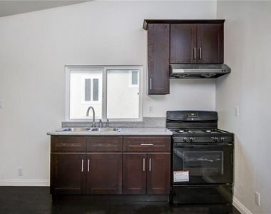 1516 W Hellman Avenue - Photo Thumbnail 3