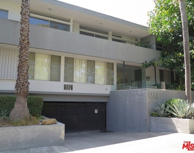 1253 N Hayworth Avenue - Photo Thumbnail 8
