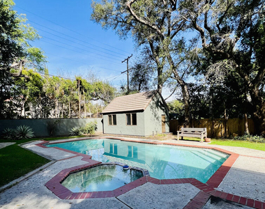 1609 Capistrano Avenue - Photo Thumbnail 6