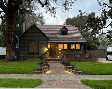 1609 Capistrano Avenue - Photo Thumbnail 7