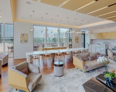 889 Francisco Street - Photo Thumbnail 35
