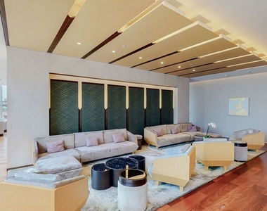 889 Francisco Street - Photo Thumbnail 32