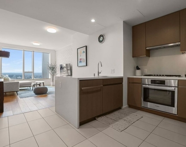 889 Francisco Street - Photo Thumbnail 10