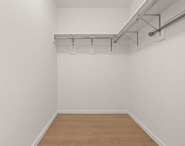 889 Francisco Street - Photo Thumbnail 18