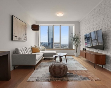 889 Francisco Street - Photo Thumbnail 3