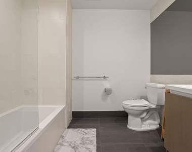 889 Francisco Street - Photo Thumbnail 20