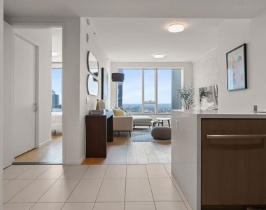 889 Francisco Street - Photo Thumbnail 2