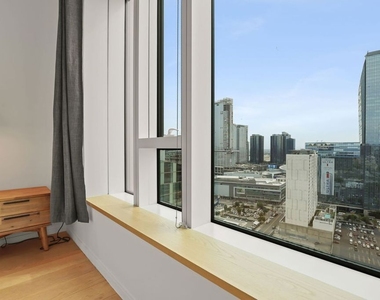 889 Francisco Street - Photo Thumbnail 16