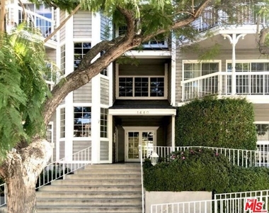 1440 Rexford Drive - Photo Thumbnail 13
