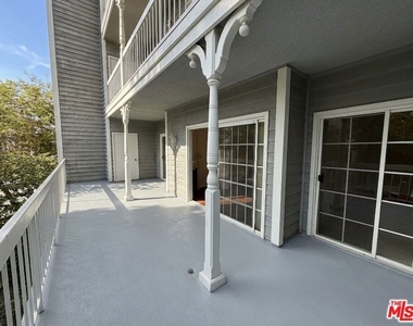 1440 Rexford Drive - Photo Thumbnail 12