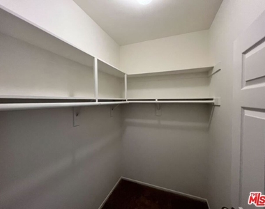 1440 Rexford Drive - Photo Thumbnail 7