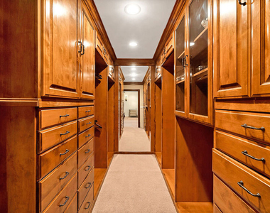 6138 Maryland Drive - Photo Thumbnail 8