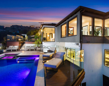 1733 Sunset Plaza Drive - Photo Thumbnail 2