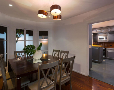 1733 Sunset Plaza Drive - Photo Thumbnail 16