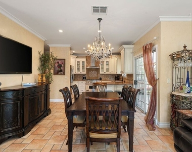 1121 21st Street - Photo Thumbnail 7