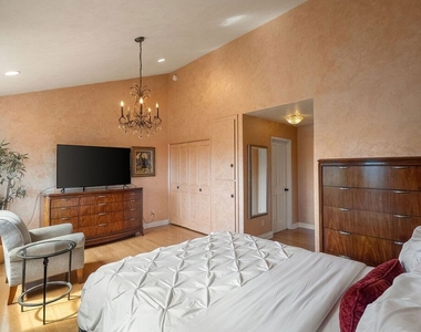 1121 21st Street - Photo Thumbnail 16