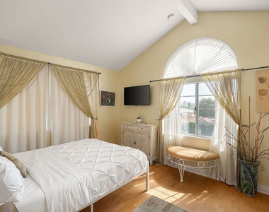 1121 21st Street - Photo Thumbnail 18