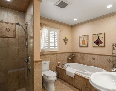 1121 21st Street - Photo Thumbnail 17