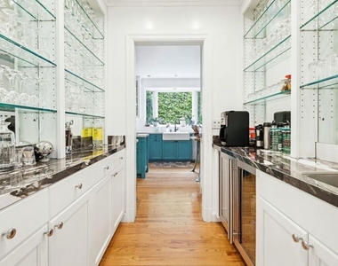 516 S Rimpau Boulevard - Photo Thumbnail 22