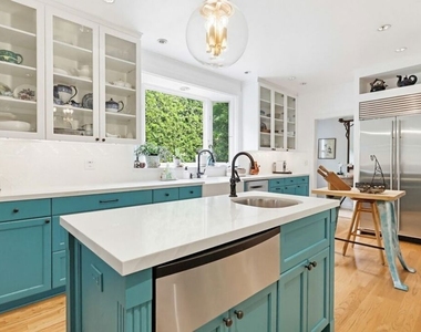 516 S Rimpau Boulevard - Photo Thumbnail 24