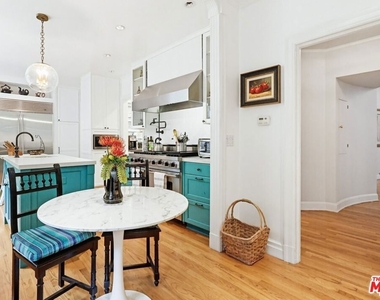 516 S Rimpau Boulevard - Photo Thumbnail 27