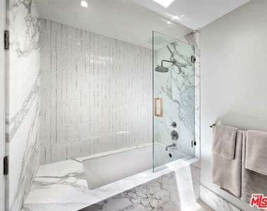 2288 Coldwater Canyon Drive - Photo Thumbnail 32