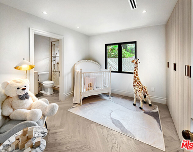 2288 Coldwater Canyon Drive - Photo Thumbnail 33