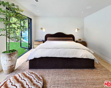 2288 Coldwater Canyon Drive - Photo Thumbnail 25