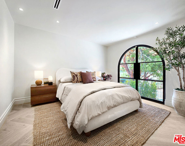 2288 Coldwater Canyon Drive - Photo Thumbnail 30