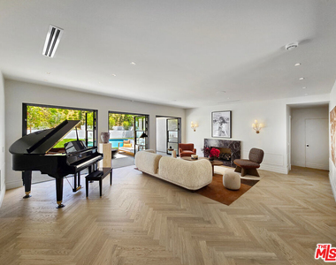 2288 Coldwater Canyon Drive - Photo Thumbnail 15