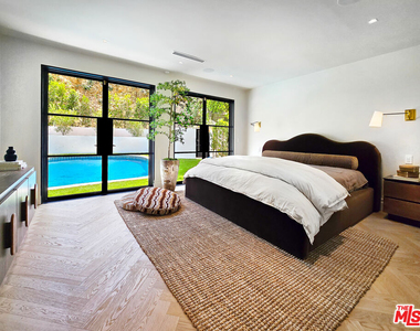 2288 Coldwater Canyon Drive - Photo Thumbnail 24
