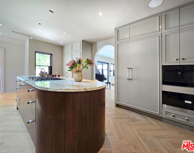 2288 Coldwater Canyon Drive - Photo Thumbnail 22