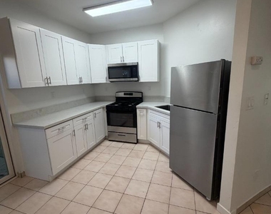350 E Washington Ave - Photo Thumbnail 1