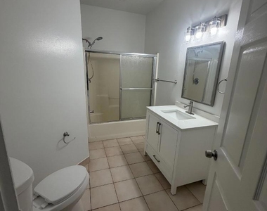350 E Washington Ave - Photo Thumbnail 5