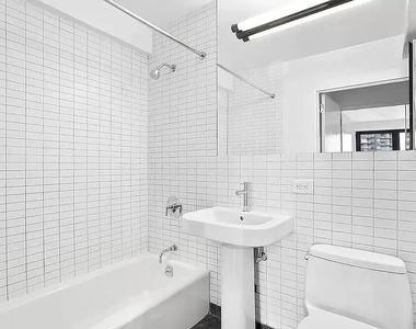 East 39th Street & 2nd Ave - Photo Thumbnail 5