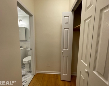 46 W 73rd St - Photo Thumbnail 2