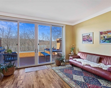 493 Warburton Avenue - Photo Thumbnail 5