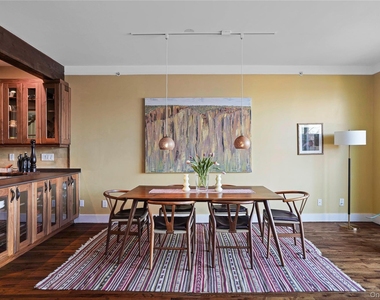 493 Warburton Avenue - Photo Thumbnail 7