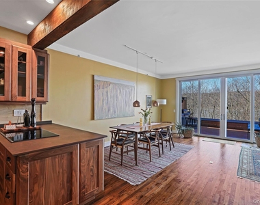 493 Warburton Avenue - Photo Thumbnail 6