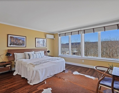 493 Warburton Avenue - Photo Thumbnail 16