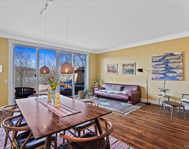 493 Warburton Avenue - Photo Thumbnail 3