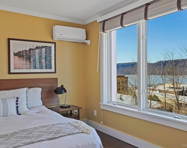 493 Warburton Avenue - Photo Thumbnail 15