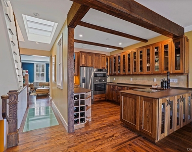 493 Warburton Avenue - Photo Thumbnail 8