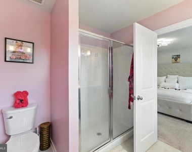 406 Honeyberry Lane - Photo Thumbnail 20