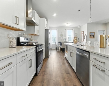 406 Honeyberry Lane - Photo Thumbnail 5