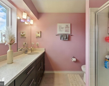 406 Honeyberry Lane - Photo Thumbnail 23