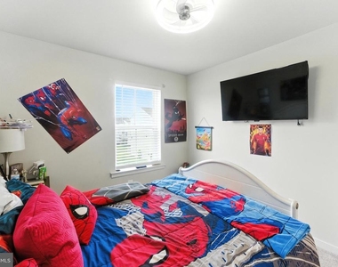 406 Honeyberry Lane - Photo Thumbnail 26